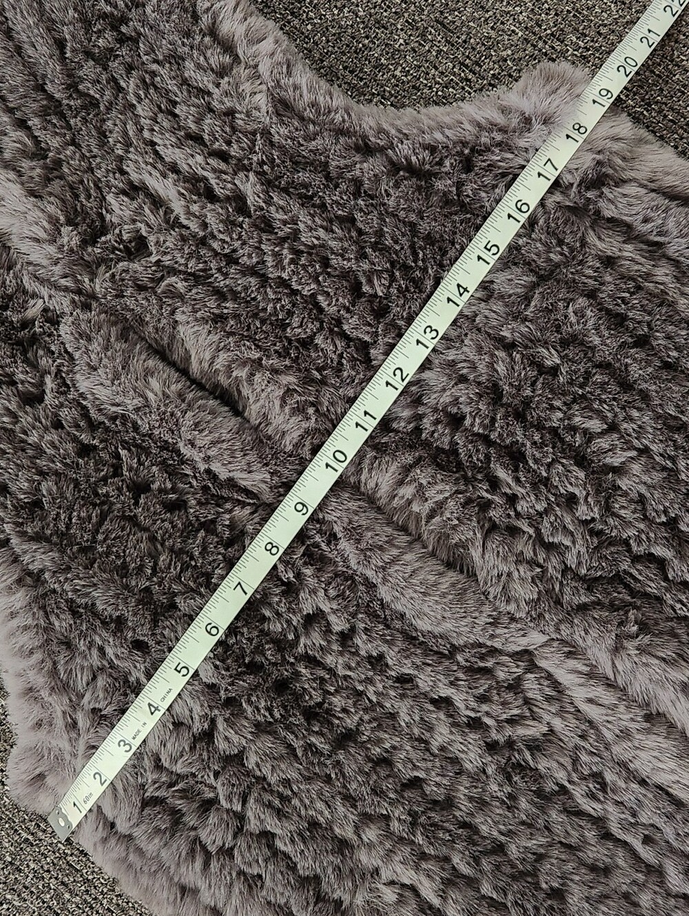 🩶Donna Salyers Fabulous Furs🩶 - Slate Gray Faux Fur Vest - Picture 12 of 13